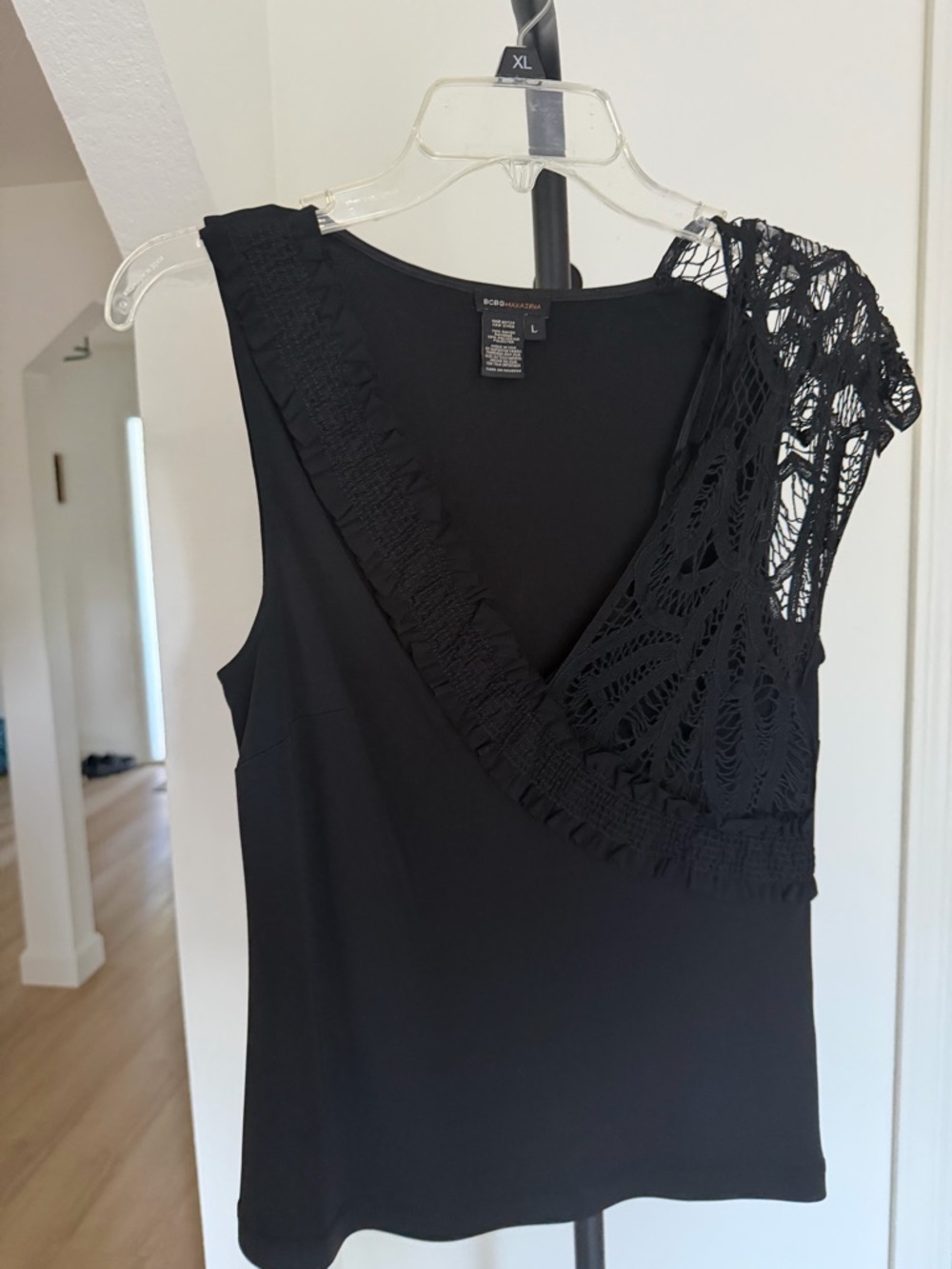 BCBGMAXAZRIA Black Asymmetrical Lace Top Sleeveless Ruffle Detail Size L